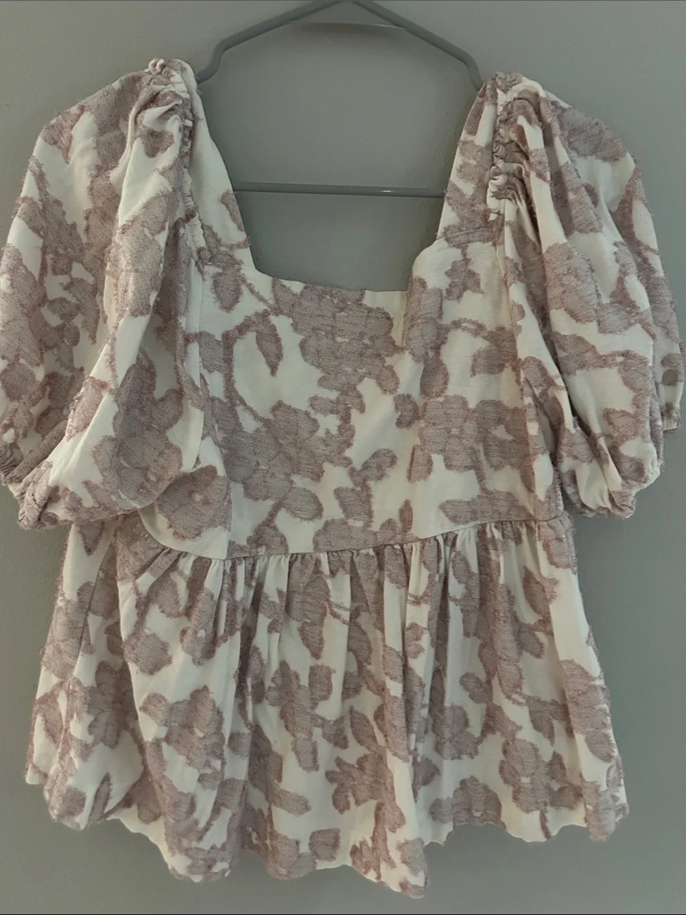 Anthropologie Mauve Floral Puff-Sleeve Peplum Top